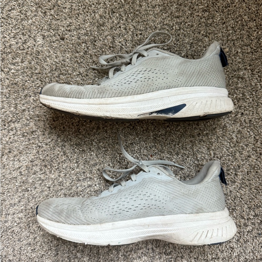 Men's Gray Athletic Shoes